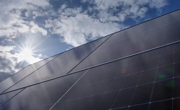 5 důvodů, proč si nainstalovat firemní fotovoltaickou elektrárnu