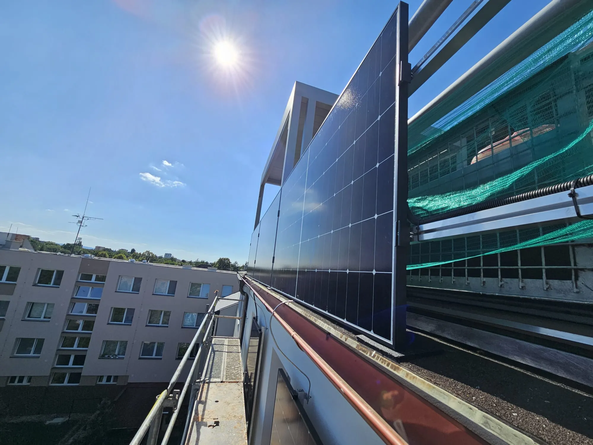 Fotovoltaická realizace: FVE na bytovém domě v Pardubicích