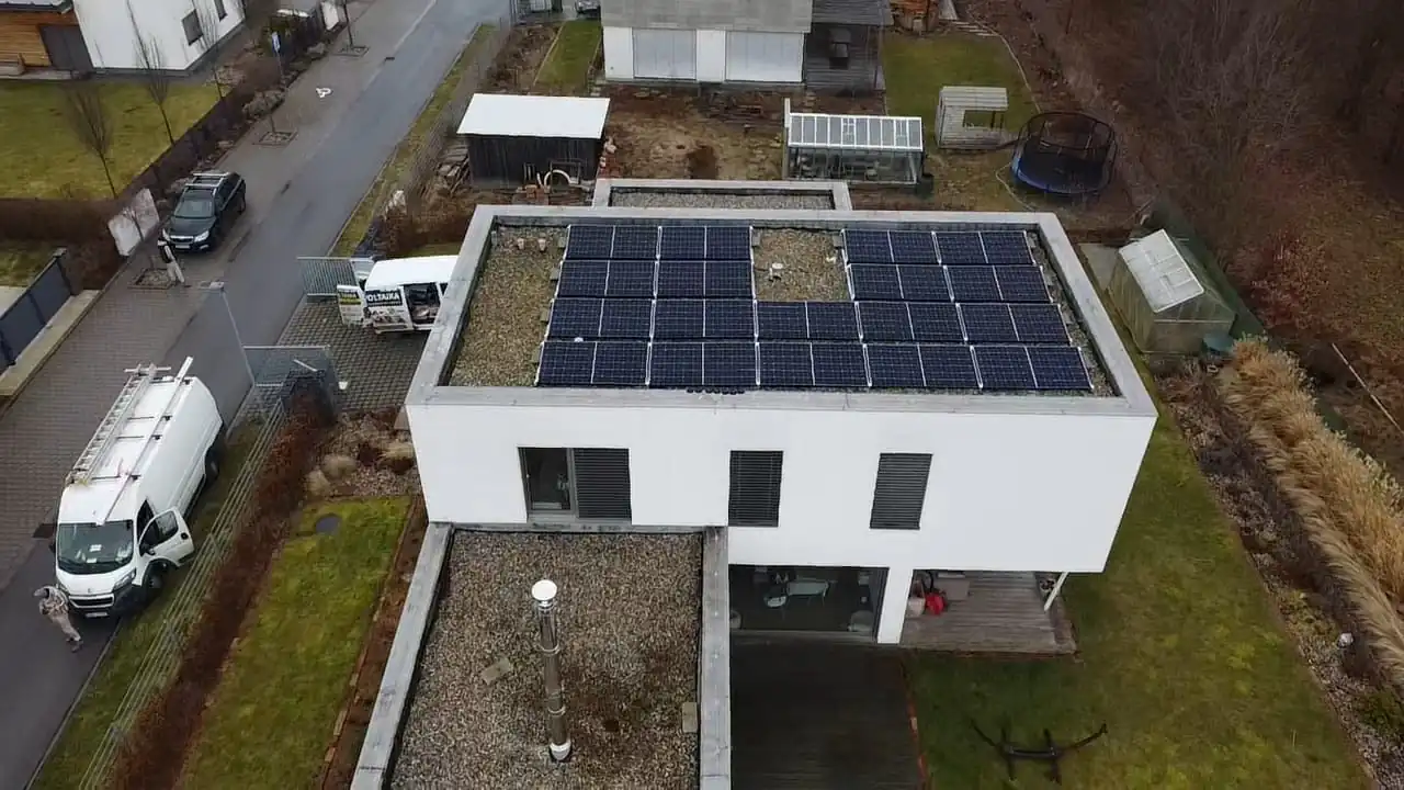FVE na rodinném domě v Litomyšli – 9,54 kWp, 1 bateriový modul – fotografie 1