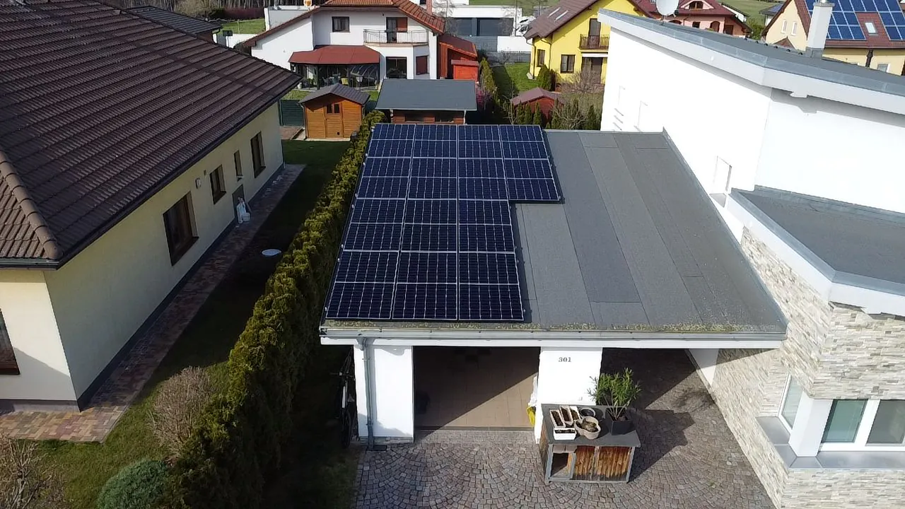 Fotovoltaická realizace: FVE na rodinném domě v Srchu